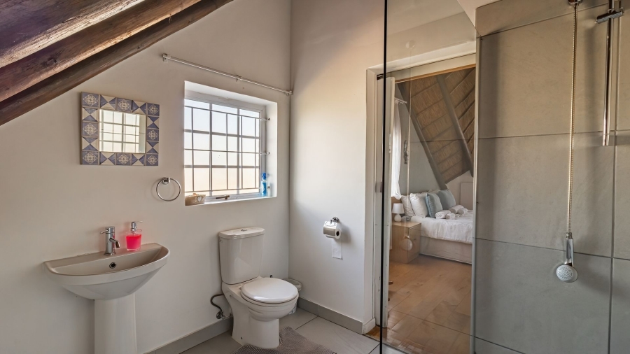 7 Bedroom Property for Sale in Kleinmond Western Cape